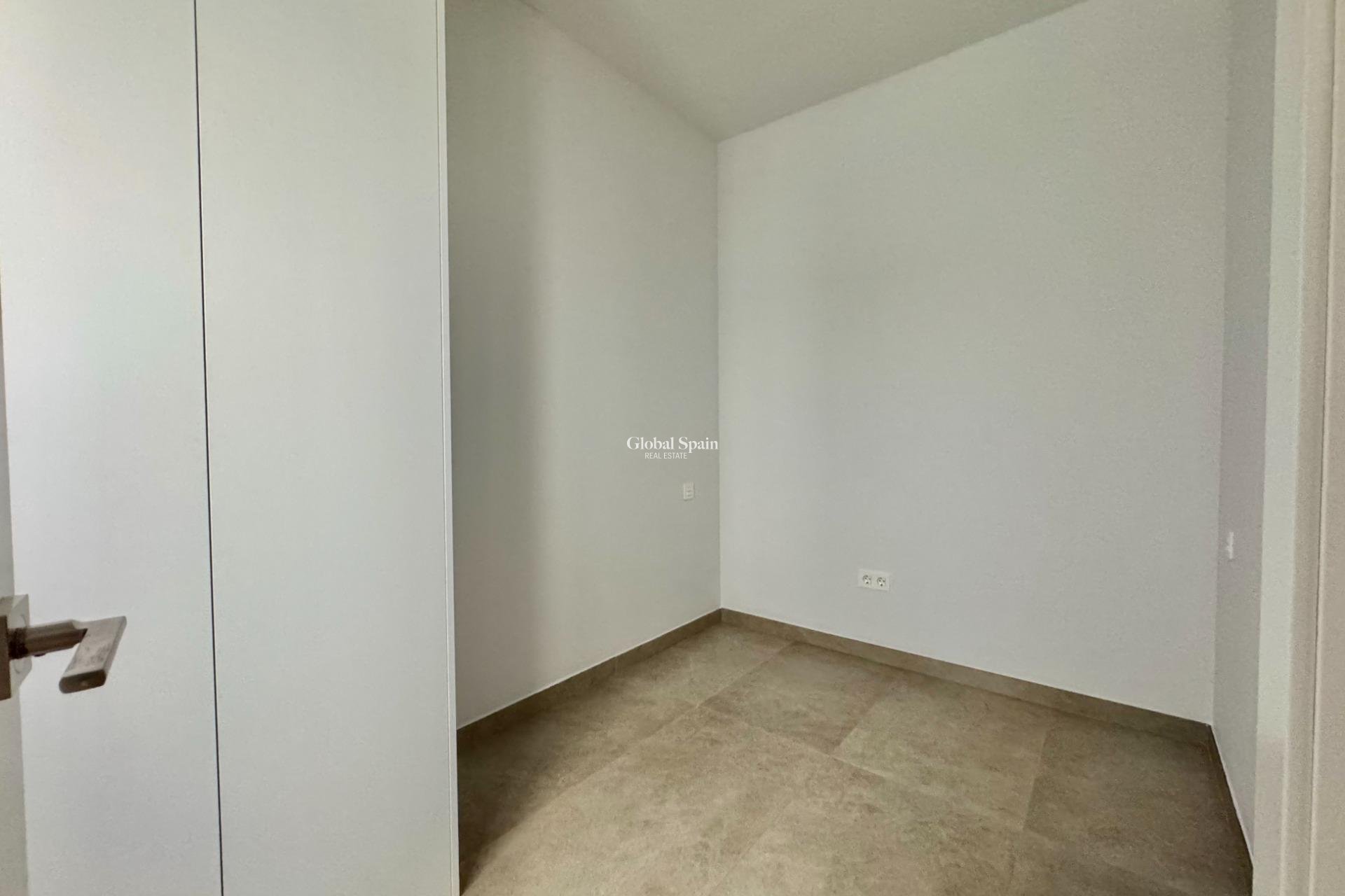 Wiederverkauf - WOHNUNG -
TORREVIEJA - Habaneras