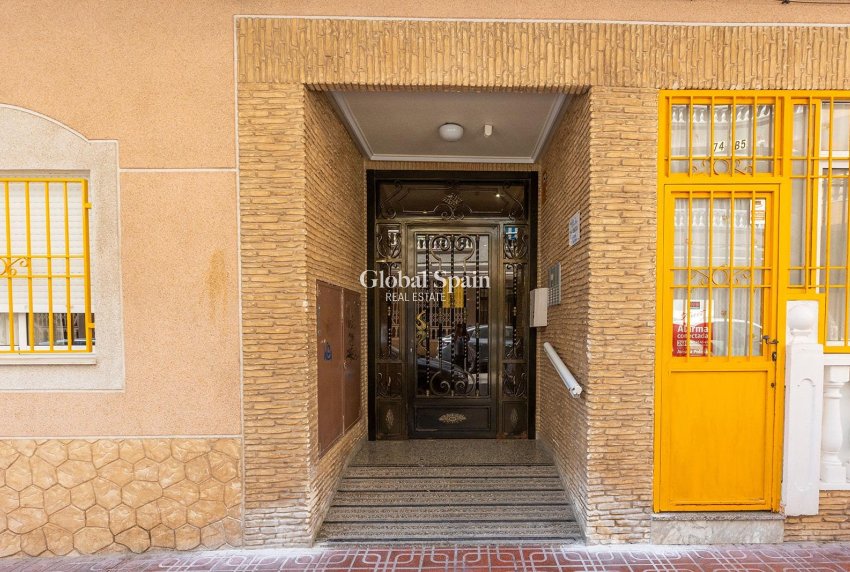 Wiederverkauf - WOHNUNG -
TORREVIEJA - Habaneras