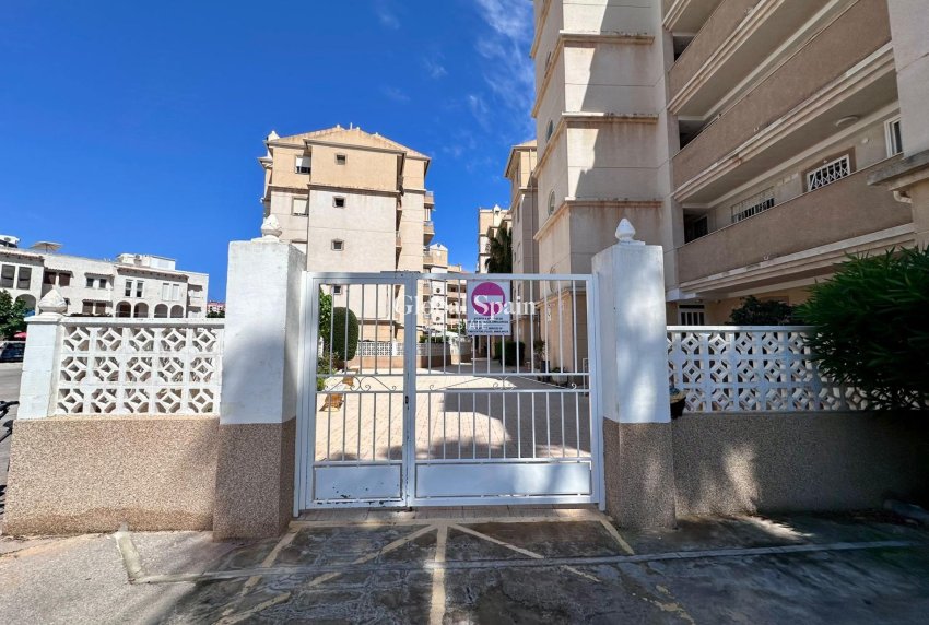 Wiederverkauf - WOHNUNG -
TORREVIEJA - Habaneras