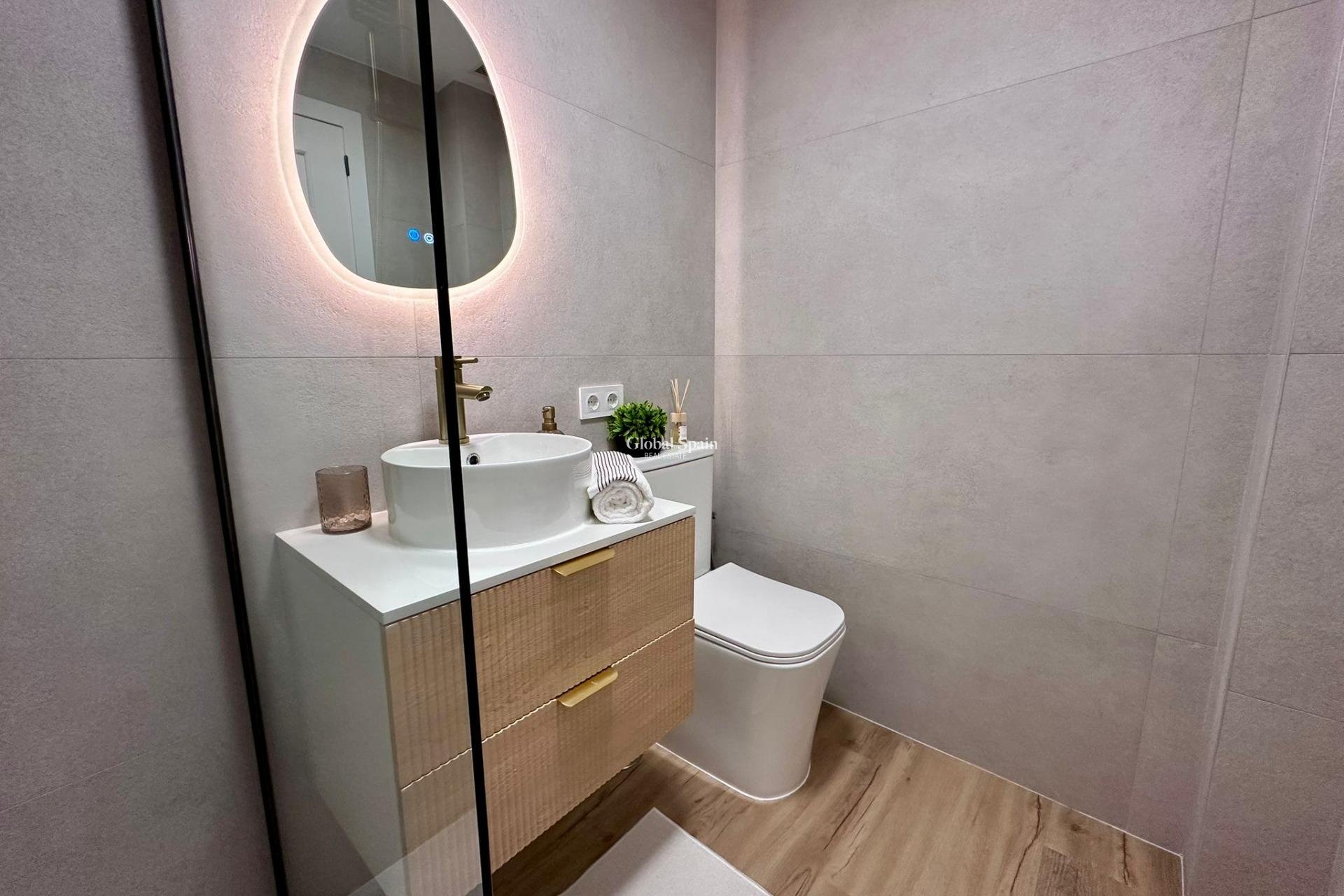 Wiederverkauf - WOHNUNG -
TORREVIEJA - Habaneras