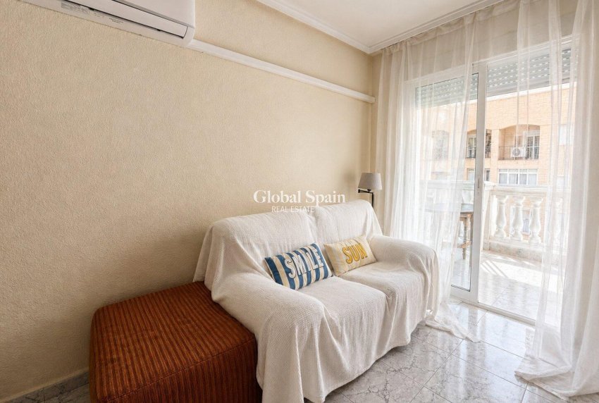 Wiederverkauf - WOHNUNG -
TORREVIEJA - Habaneras