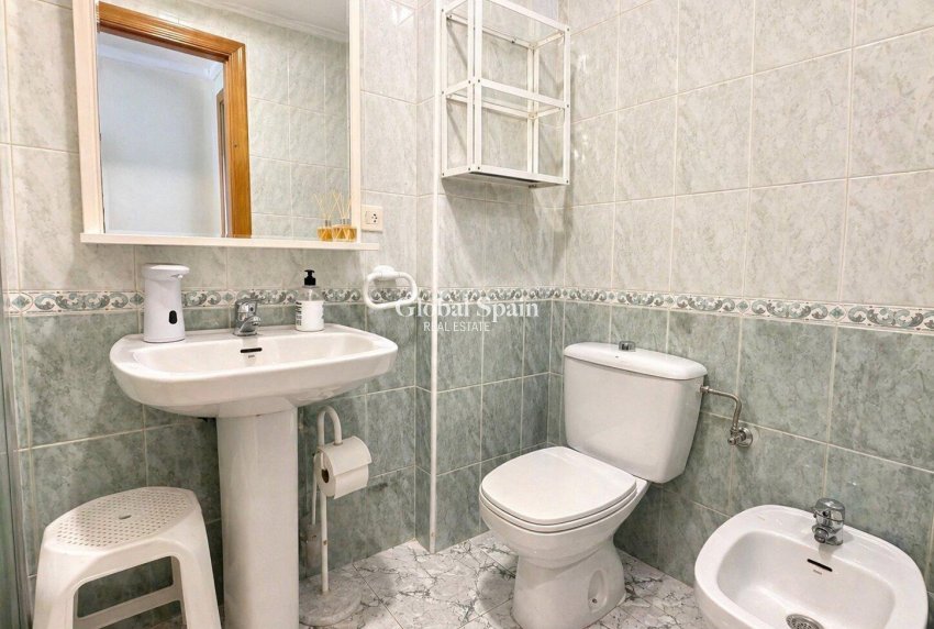 Wiederverkauf - WOHNUNG -
TORREVIEJA - Habaneras
