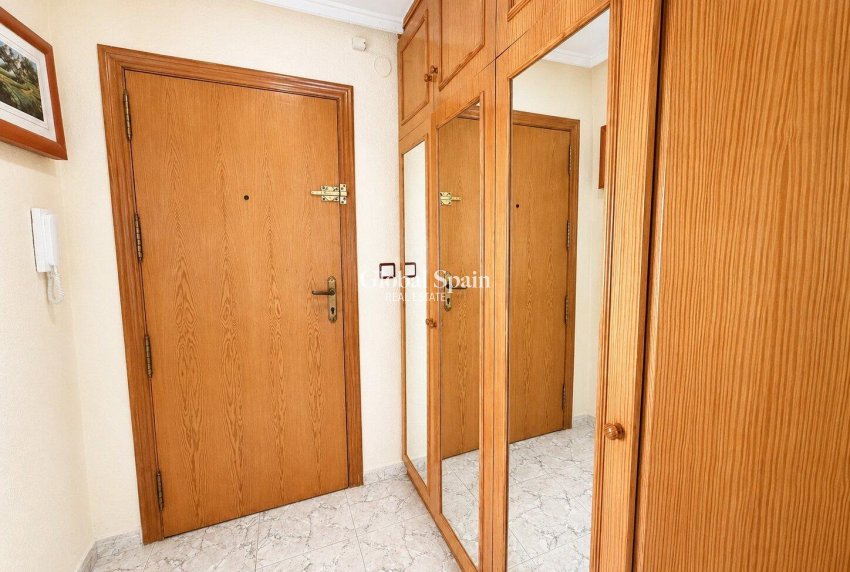 Wiederverkauf - WOHNUNG -
TORREVIEJA - Habaneras