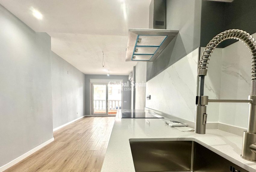 Wiederverkauf - WOHNUNG -
TORREVIEJA - La Mata pueblo