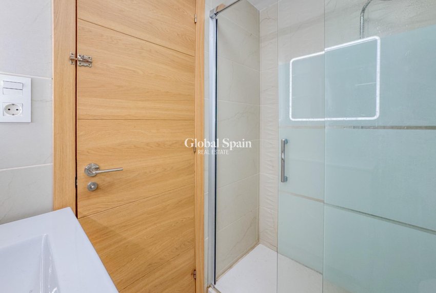 Wiederverkauf - WOHNUNG -
TORREVIEJA - La Mata pueblo