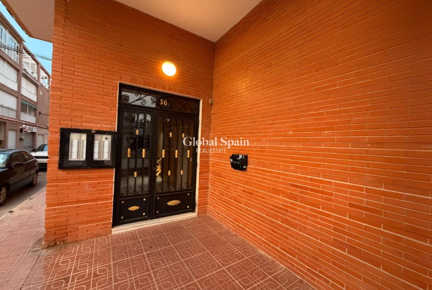 Wiederverkauf - WOHNUNG -
TORREVIEJA - La Mata pueblo