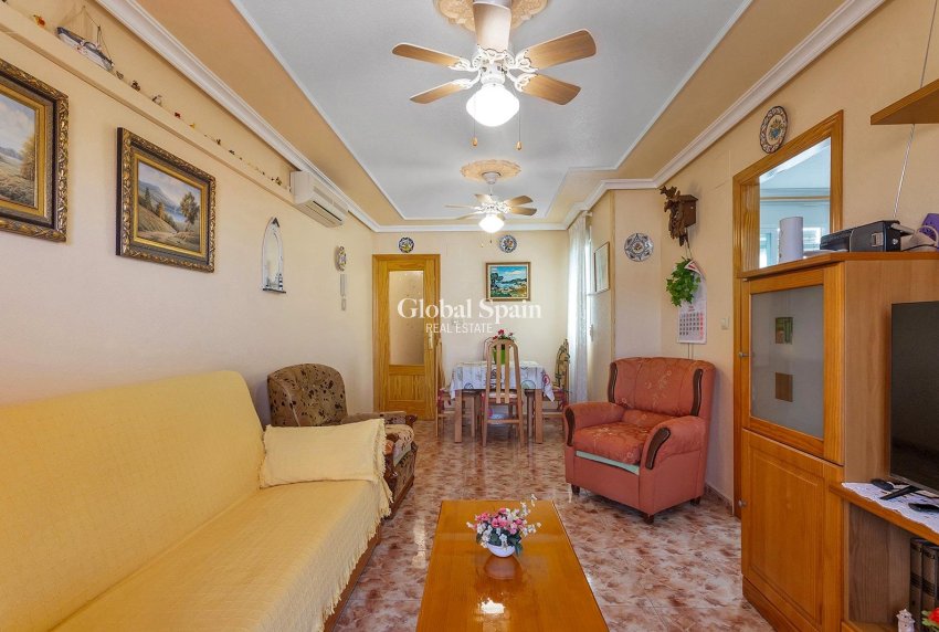 Wiederverkauf - WOHNUNG -
TORREVIEJA - La Mata pueblo