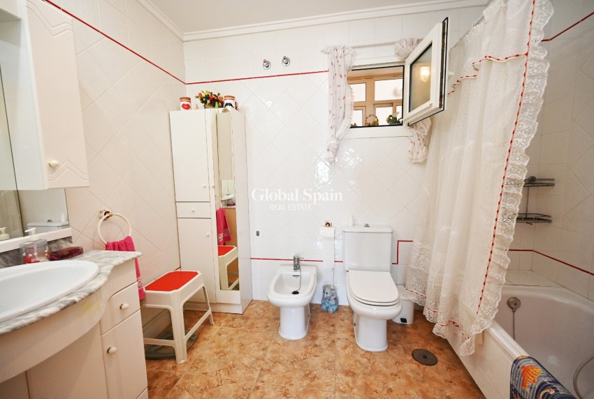 Wiederverkauf - WOHNUNG -
TORREVIEJA - La Mata