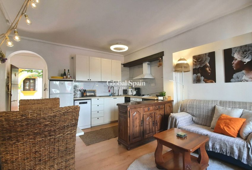 Wiederverkauf - WOHNUNG -
TORREVIEJA - La Mata