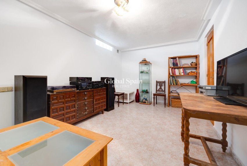 Wiederverkauf - WOHNUNG -
TORREVIEJA - La Mata