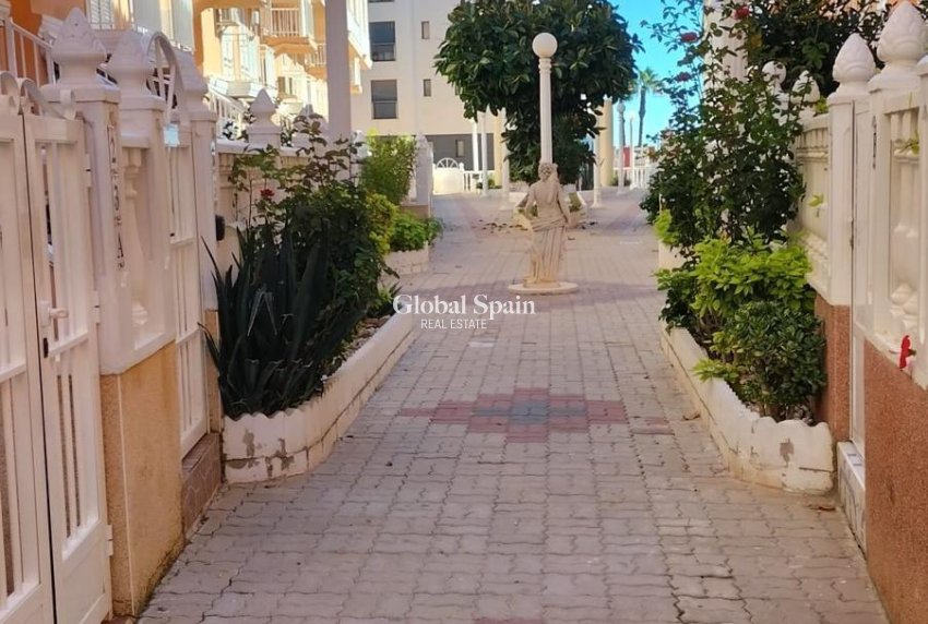 Wiederverkauf - WOHNUNG -
TORREVIEJA - La Mata