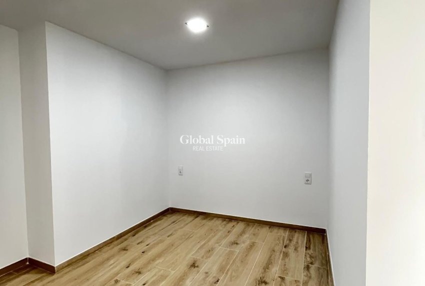 Wiederverkauf - WOHNUNG -
TORREVIEJA - La Mata