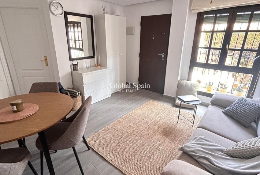Wiederverkauf - WOHNUNG -
TORREVIEJA - La Mata