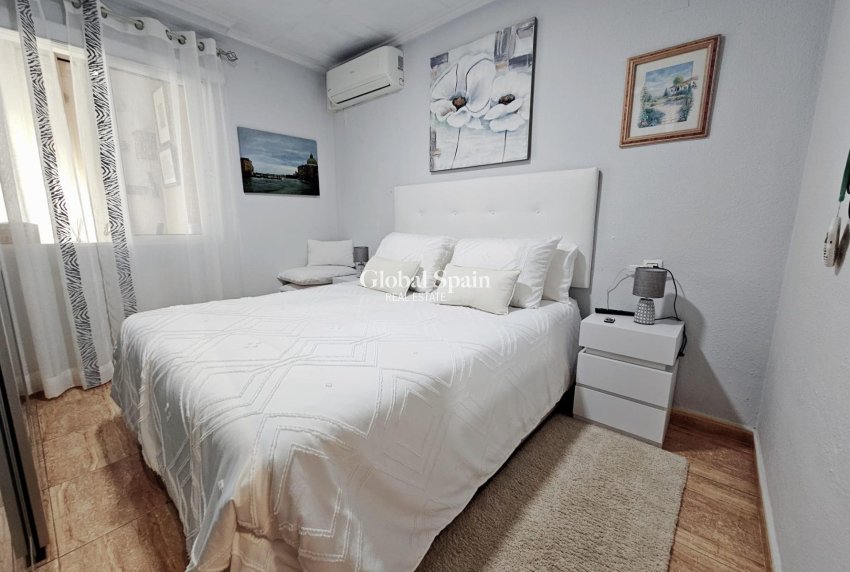 Wiederverkauf - WOHNUNG -
TORREVIEJA - La Siesta - El Salado - Torreta