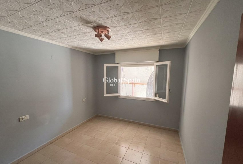 Wiederverkauf - WOHNUNG -
TORREVIEJA - La Siesta - El Salado - Torreta