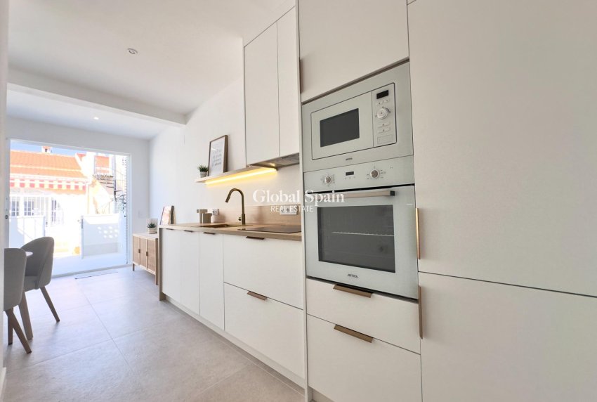 Wiederverkauf - WOHNUNG -
TORREVIEJA - La Siesta - El Salado - Torreta