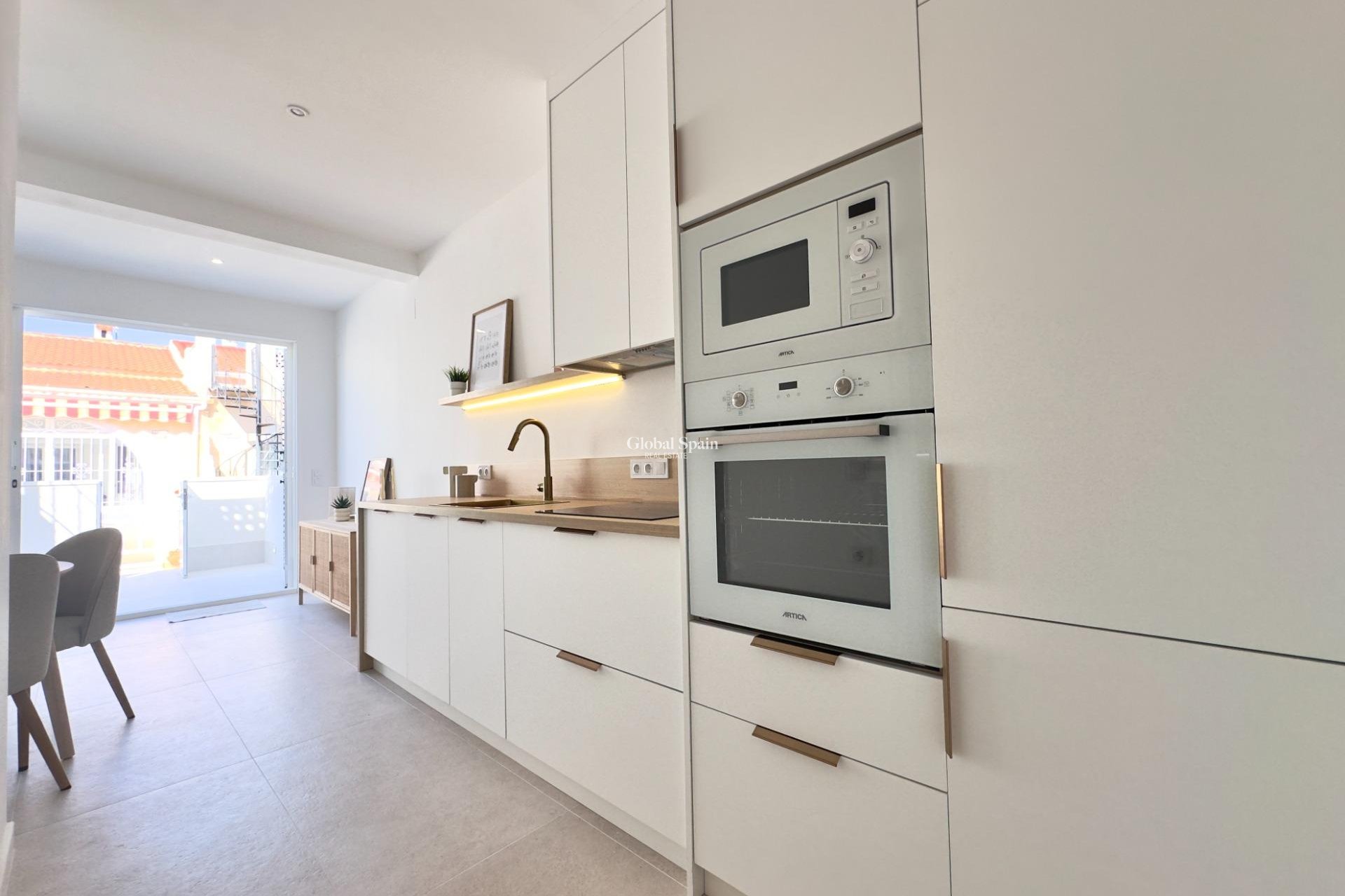 Wiederverkauf - WOHNUNG -
TORREVIEJA - La Siesta - El Salado - Torreta