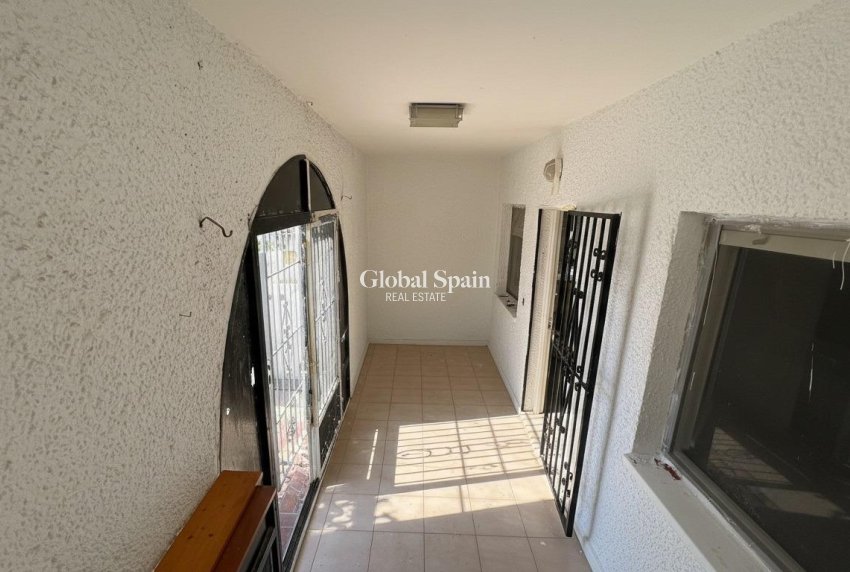 Wiederverkauf - WOHNUNG -
TORREVIEJA - La Siesta - El Salado - Torreta