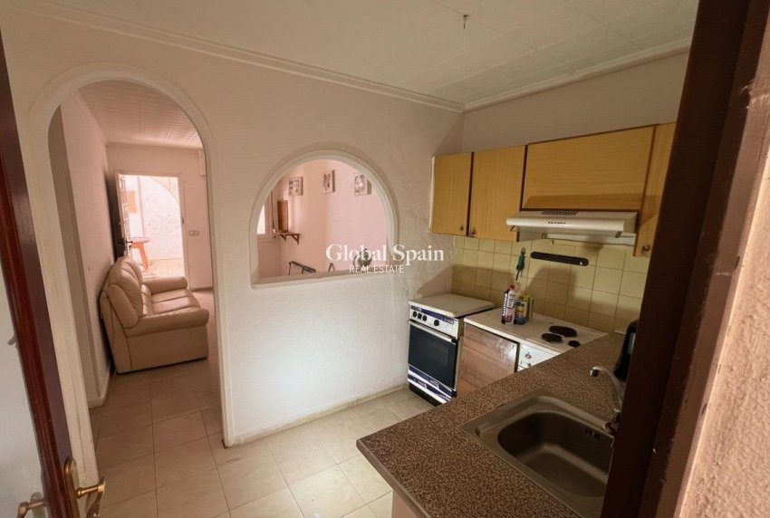 Wiederverkauf - WOHNUNG -
TORREVIEJA - La Siesta - El Salado - Torreta