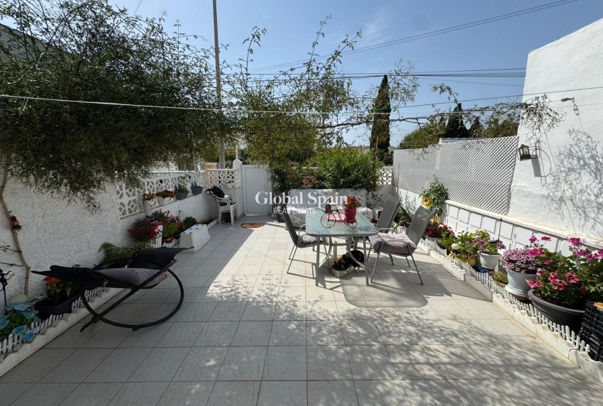 Wiederverkauf - WOHNUNG -
TORREVIEJA - La Siesta - El Salado - Torreta