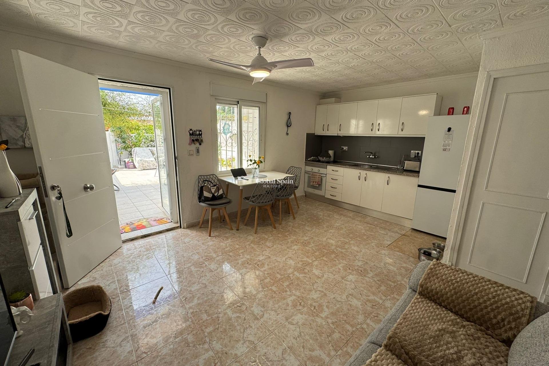 Wiederverkauf - WOHNUNG -
TORREVIEJA - La Siesta - El Salado - Torreta
