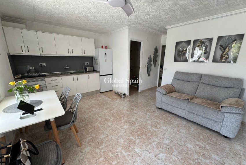 Wiederverkauf - WOHNUNG -
TORREVIEJA - La Siesta - El Salado - Torreta
