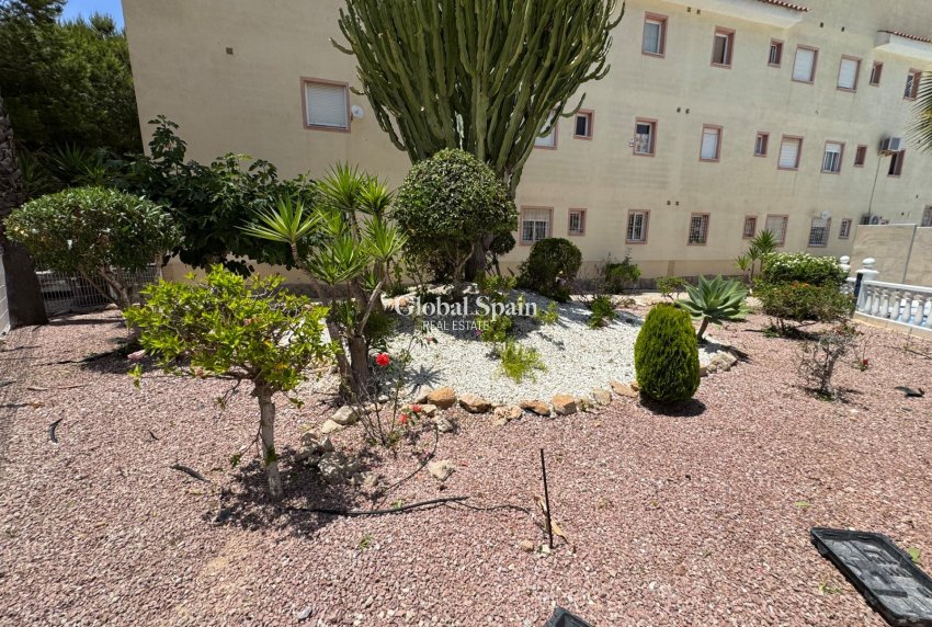 Wiederverkauf - WOHNUNG -
TORREVIEJA - La Siesta - El Salado - Torreta