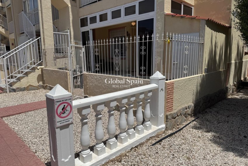 Wiederverkauf - WOHNUNG -
TORREVIEJA - La Siesta - El Salado - Torreta