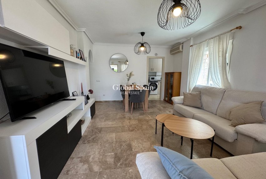 Wiederverkauf - WOHNUNG -
TORREVIEJA - La Siesta - El Salado - Torreta