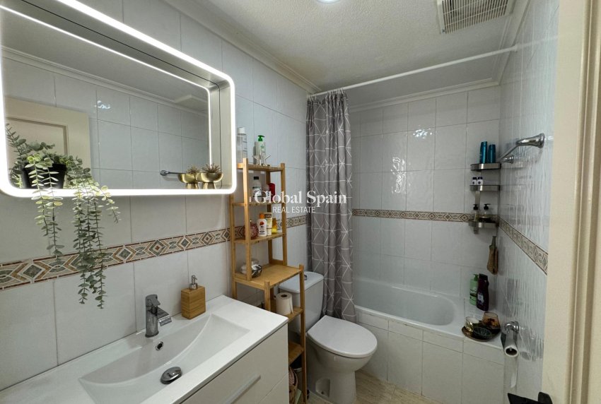 Wiederverkauf - WOHNUNG -
TORREVIEJA - La Siesta - El Salado - Torreta