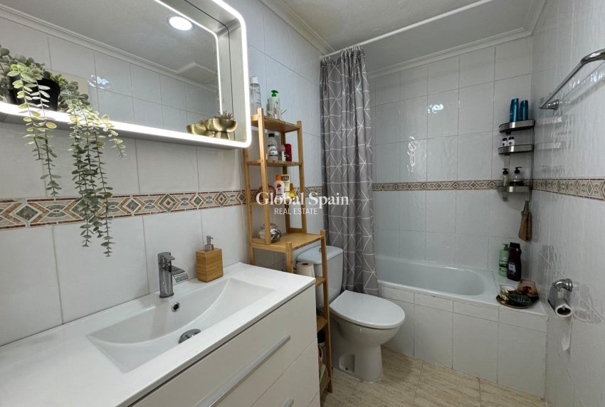 Wiederverkauf - WOHNUNG -
TORREVIEJA - La Siesta - El Salado - Torreta