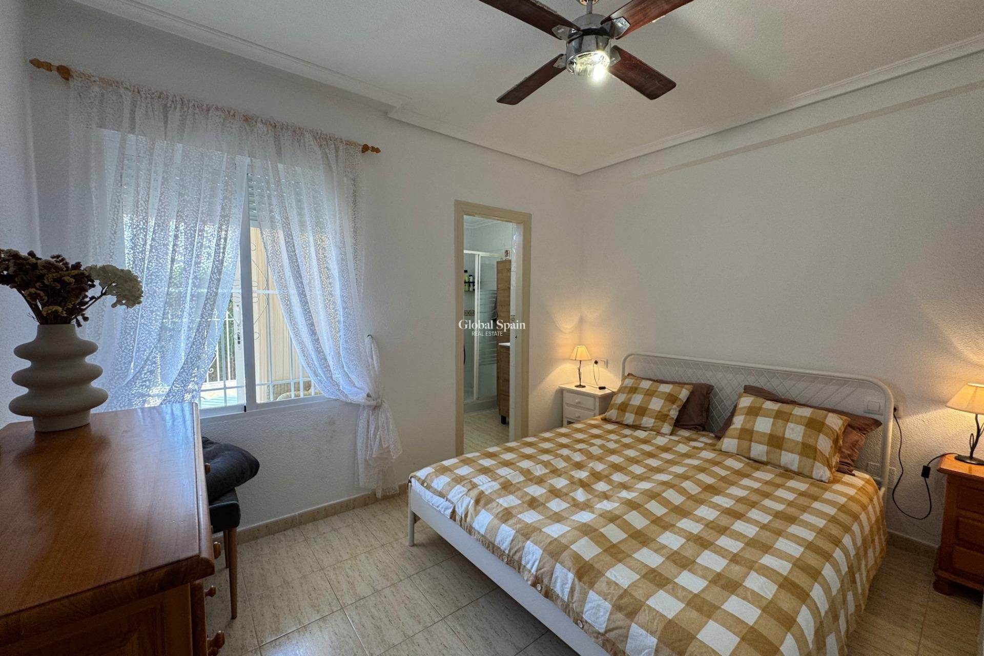 Wiederverkauf - WOHNUNG -
TORREVIEJA - La Siesta - El Salado - Torreta