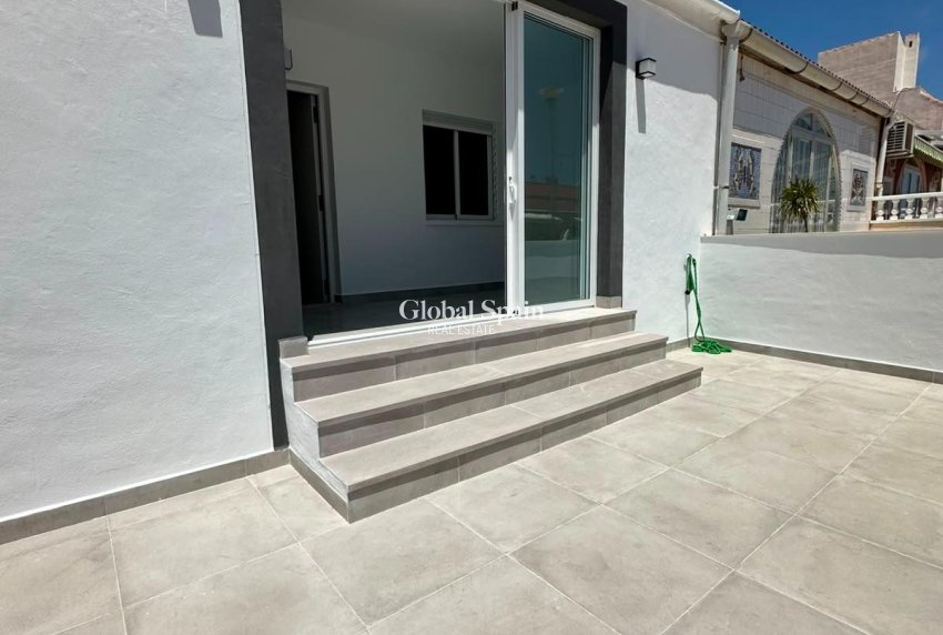 Wiederverkauf - WOHNUNG -
TORREVIEJA - La Siesta - El Salado - Torreta