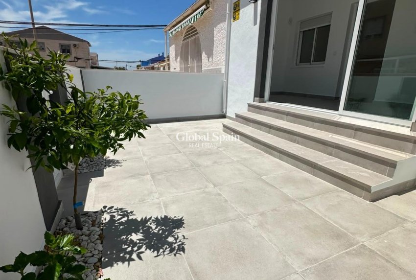 Wiederverkauf - WOHNUNG -
TORREVIEJA - La Siesta - El Salado - Torreta