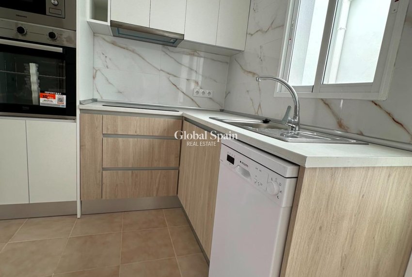 Wiederverkauf - WOHNUNG -
TORREVIEJA - La Siesta - El Salado - Torreta