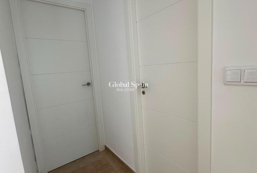 Wiederverkauf - WOHNUNG -
TORREVIEJA - La Siesta - El Salado - Torreta