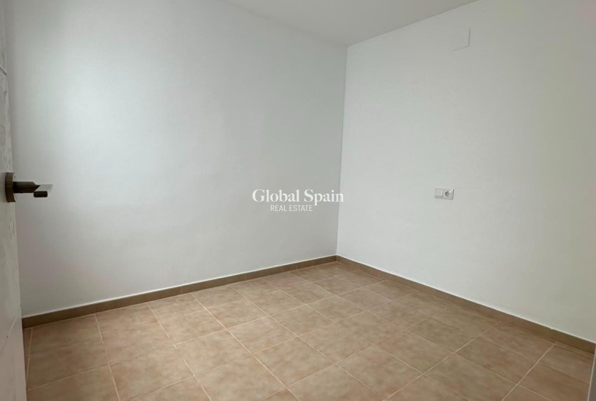 Wiederverkauf - WOHNUNG -
TORREVIEJA - La Siesta - El Salado - Torreta