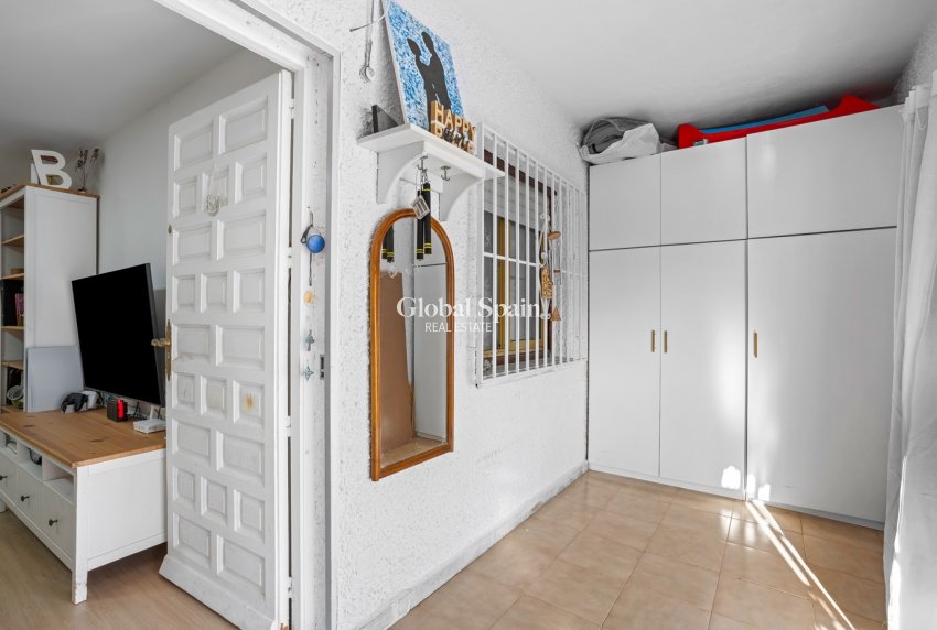 Wiederverkauf - WOHNUNG -
TORREVIEJA - La Siesta