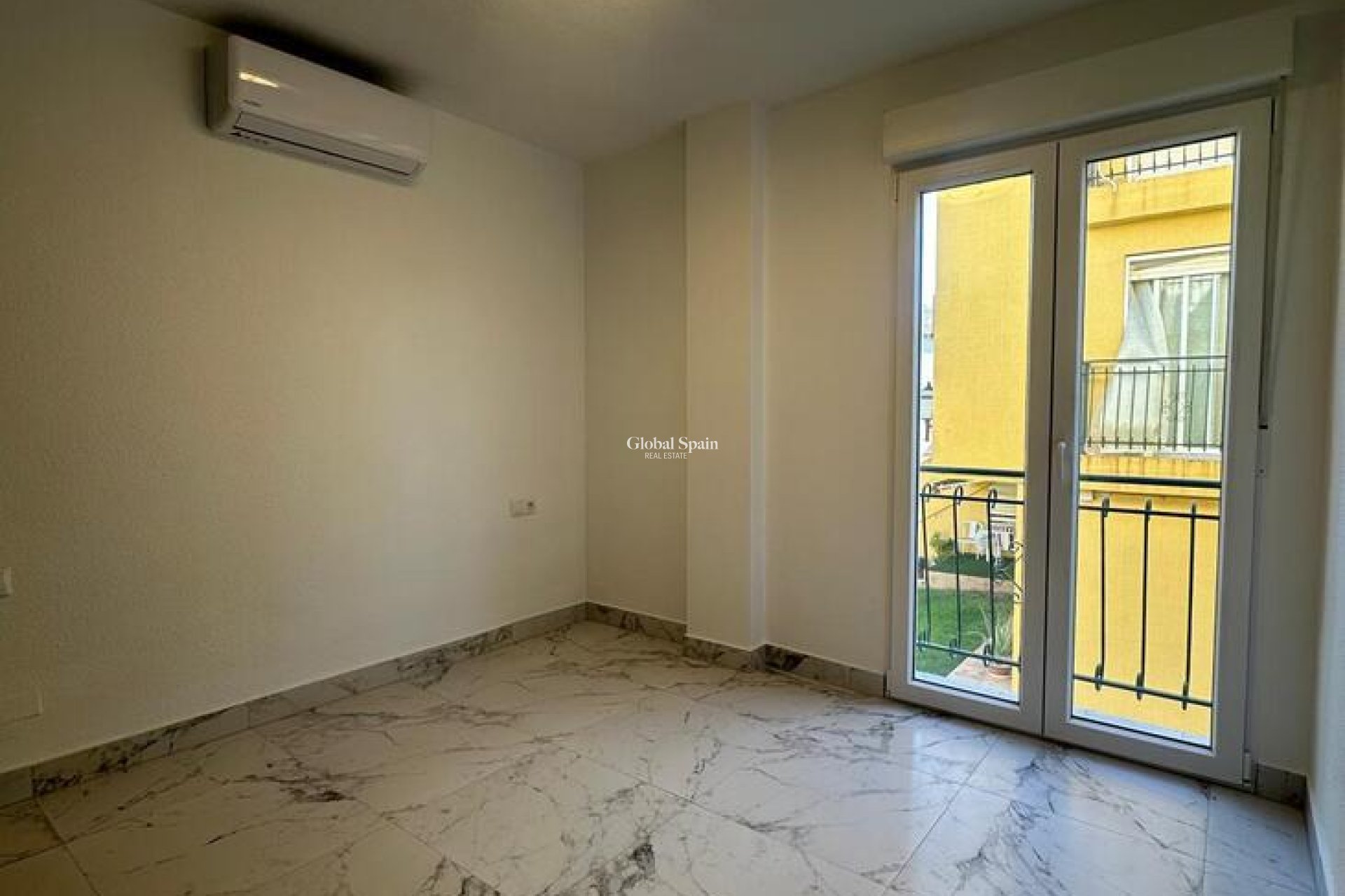 Wiederverkauf - WOHNUNG -
TORREVIEJA - La Veleta
