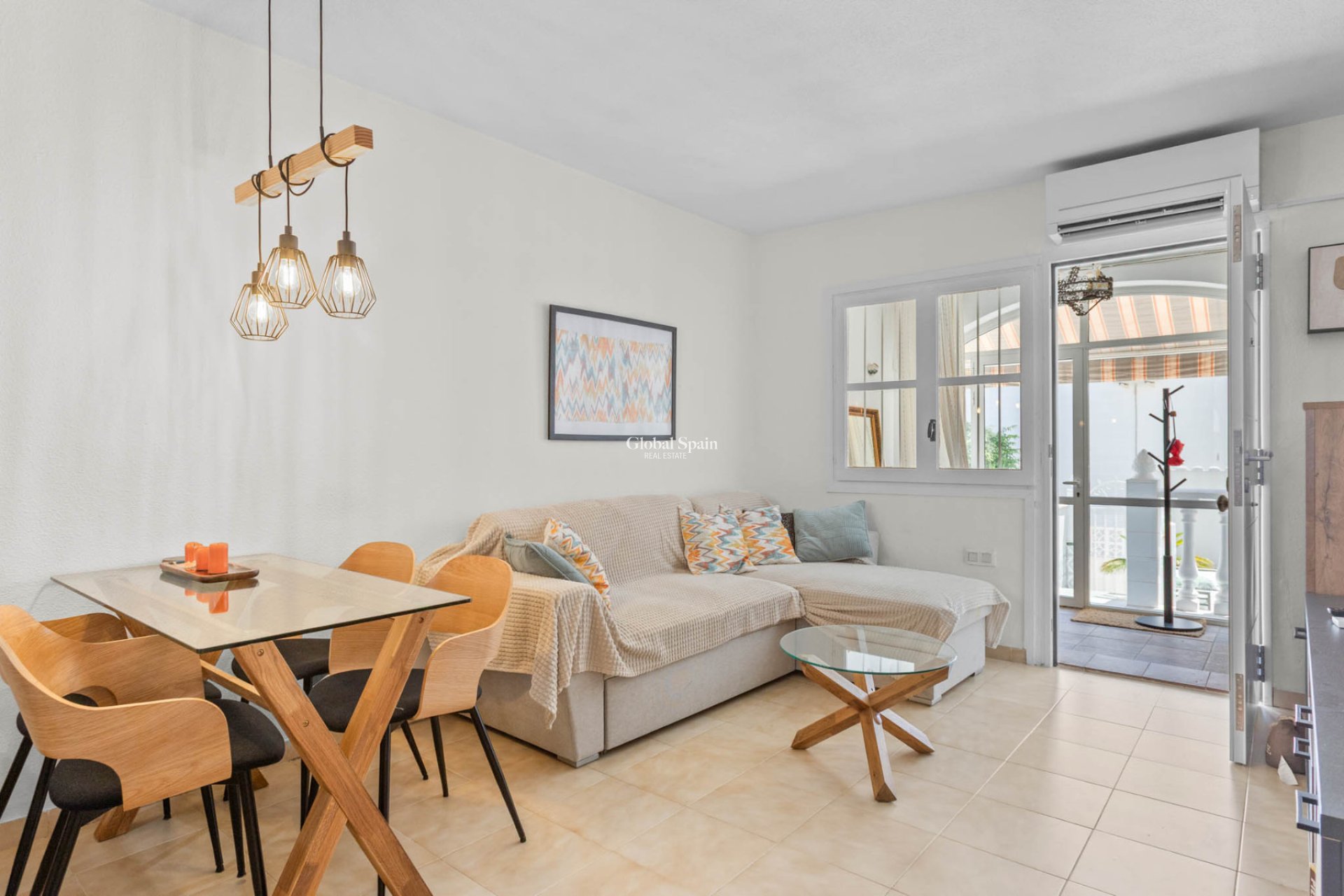 Wiederverkauf - WOHNUNG -
TORREVIEJA - Lago jardin