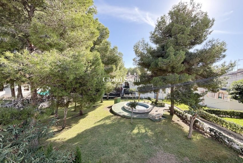 Wiederverkauf - Wohnung -
TORREVIEJA - Lago jardin