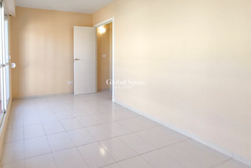 Wiederverkauf - WOHNUNG -
TORREVIEJA - Lago jardin