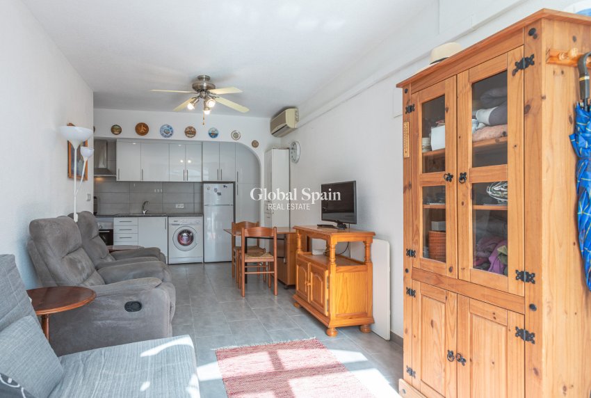 Wiederverkauf - WOHNUNG -
TORREVIEJA - Lago jardin