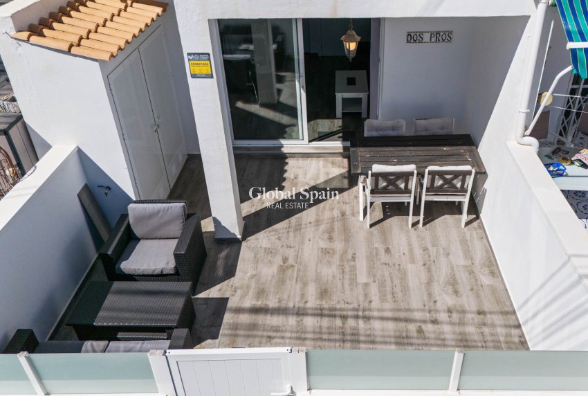 Wiederverkauf - WOHNUNG -
TORREVIEJA - Lago jardin