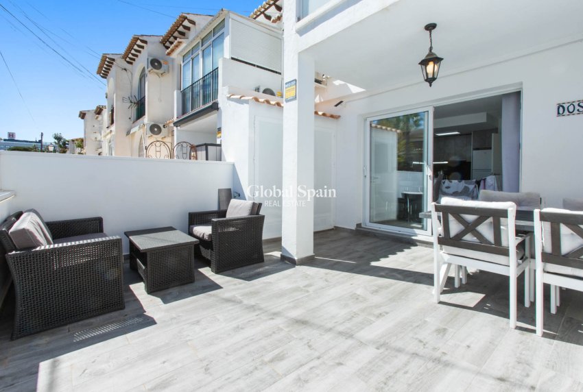 Wiederverkauf - WOHNUNG -
TORREVIEJA - Lago jardin