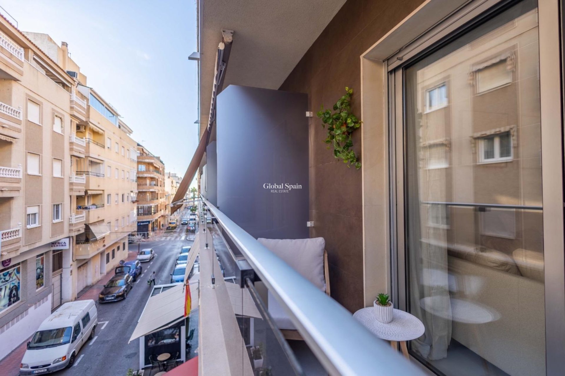 Wiederverkauf - WOHNUNG -
TORREVIEJA - Las calas