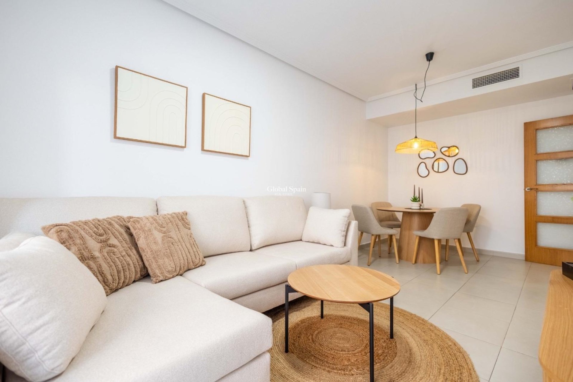 Wiederverkauf - WOHNUNG -
TORREVIEJA - Las calas