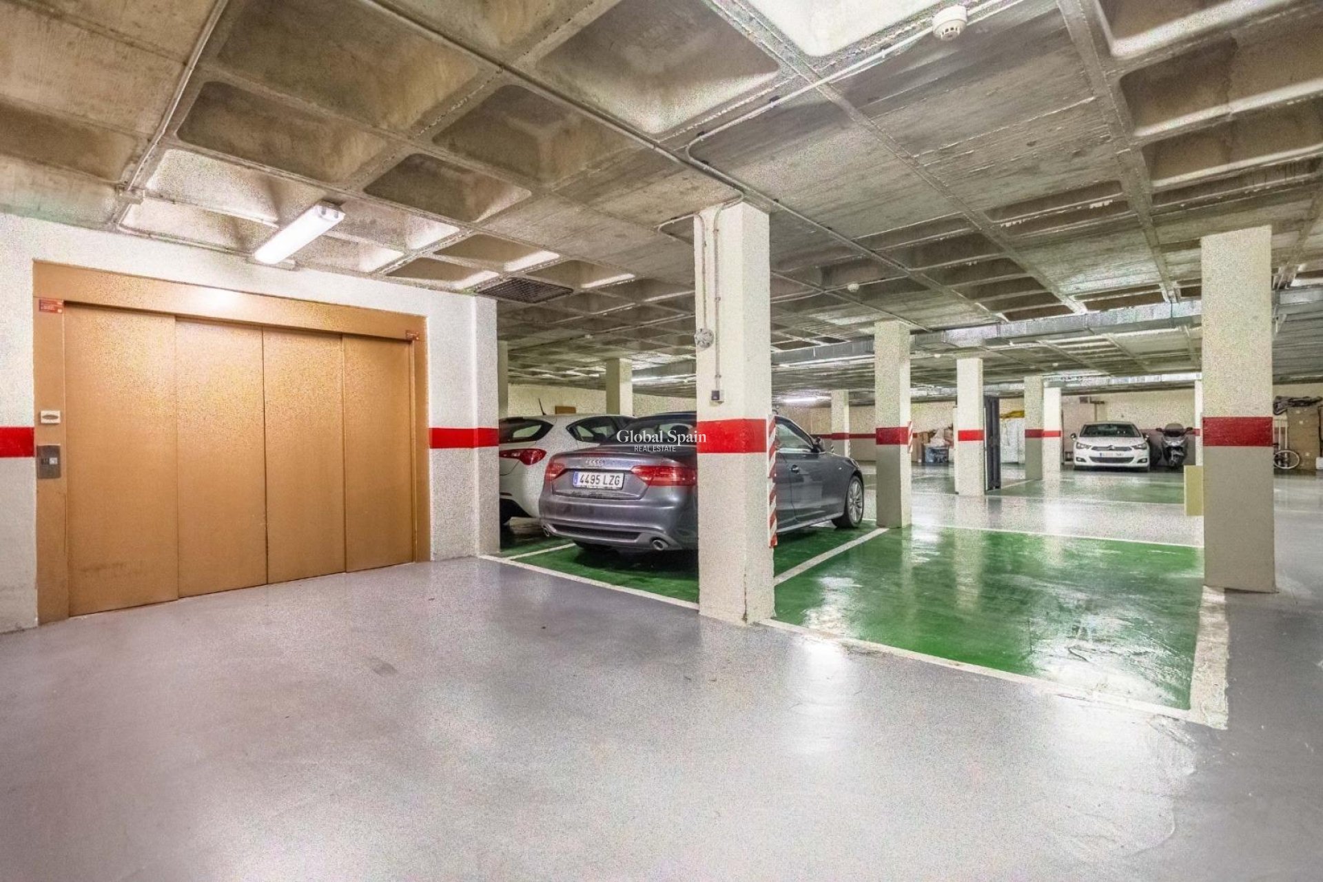 Wiederverkauf - WOHNUNG -
TORREVIEJA - Las calas