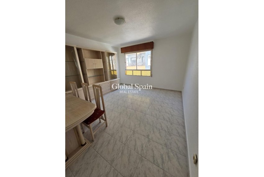 Wiederverkauf - WOHNUNG -
TORREVIEJA - Las Piscinas Naturales