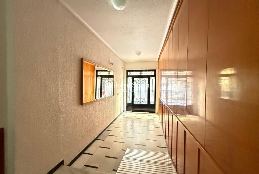 Wiederverkauf - WOHNUNG -
TORREVIEJA - Las Piscinas Naturales